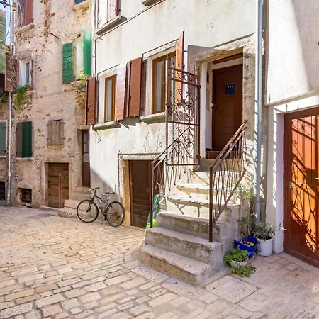 Sorgenfrei 2-bedroom In Old Town *
